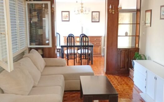 ALQUILER ÁTICO DE 3 DORMITORIOS EN LA CL TORREVIEJA POLA DE SIERO