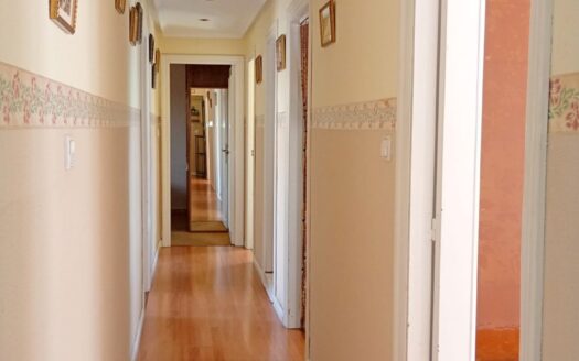 ALQUILER ÁTICO DE 3 DORMITORIOS EN LA CL TORREVIEJA POLA DE SIERO