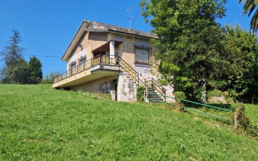 VENTA DE CASA DE 5 DORMITORIOS PARA REHABILITAR Y FINCA EN “LA PIÑERA”-CELLES (SIERO)-ASTURIAS