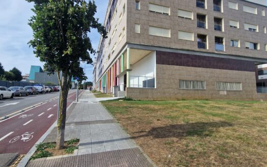 VENTA DE PISO DE 3 DORMITORIOS CON TERRAZA Y TRASTERO EN CL LANGREO POLA DE SIERO