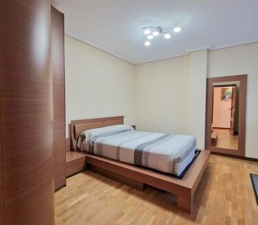 VENTA PISO AMUEBLADO 3 DORMITORIOS, TERRAZA, TRASTERO Y PLAZA DE GARAJE EN CL PEÑA RUEDA-EL BERRÓN (SIERO)