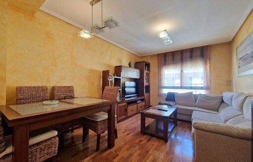 VENTA PISO AMUEBLADO 3 DORMITORIOS, TERRAZA, TRASTERO Y PLAZA DE GARAJE EN CL PEÑA RUEDA-EL BERRÓN (SIERO)