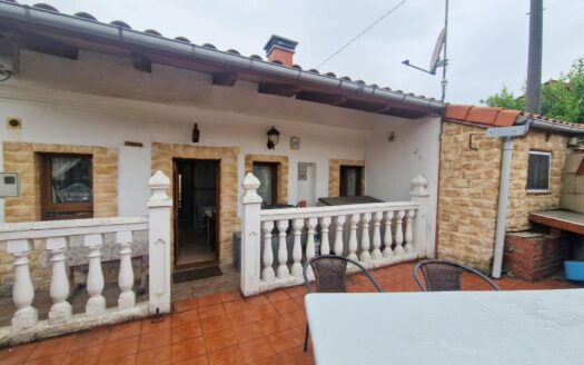 CASA AMUEBLADA EN VENTA DE SOTO (SIERO)