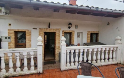 CASA AMUEBLADA EN VENTA DE SOTO (SIERO)